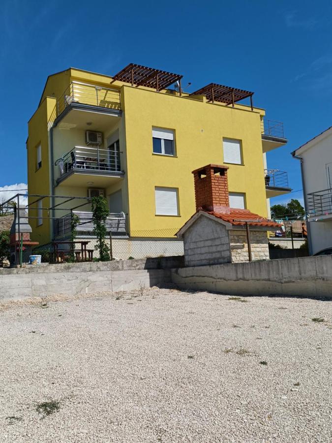 Apartmani Suncev Sjaj Ртина Экстерьер фото